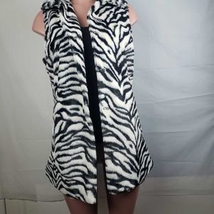 Robert Louis Womens Faux Fur Vest Black White Tige